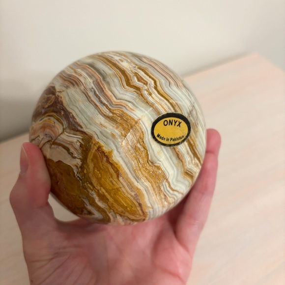 Large Onyx Sphere - Approx. 4" Diameter / 12" Circumference - Picture 5 of 7